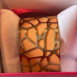 Les Georgettes French cuff